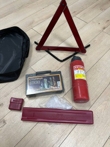 Набор автомобилиста с огнетушителем ОП-2